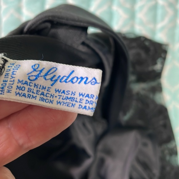 Vintage lace, Insat nylon gown - Picture 5 of 7